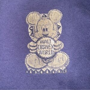 💕 Moving Sale! 💕 
Rare Vintage Walt Disney world long sleeve
